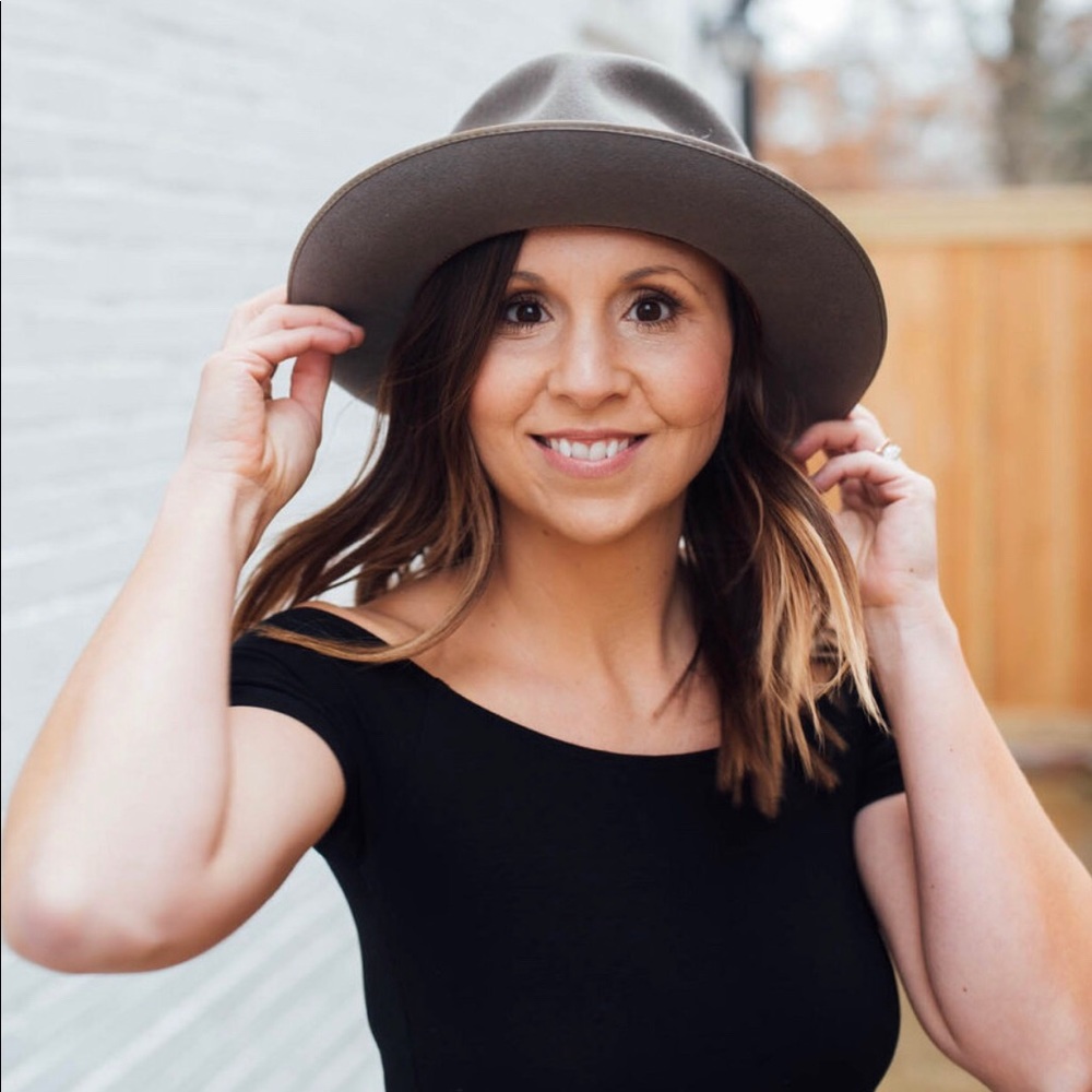 Meet your Posher, Stefanie